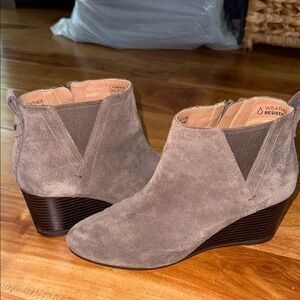 Vionic Gray Ankle Booties with Suede Finish